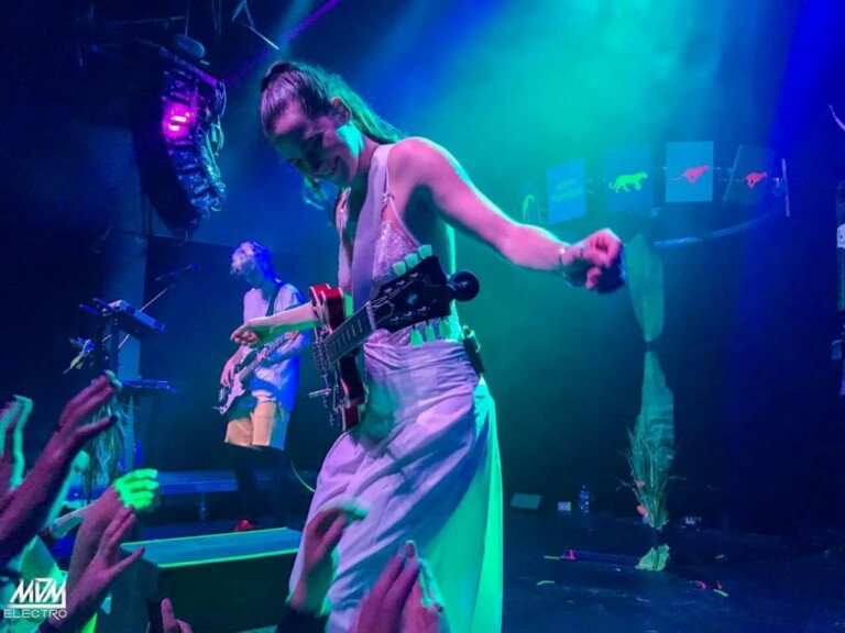 ¡Sofi Tukker abarrota el Sala Corona!