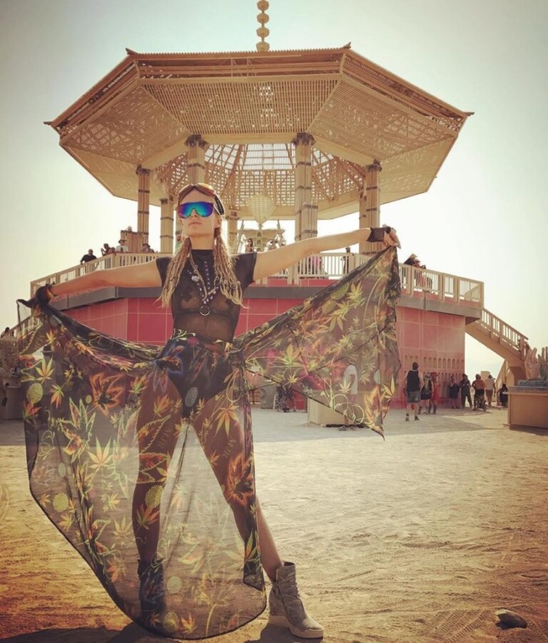 Paris Hilton declaró que su set en “Burning Man” fue el mejor
