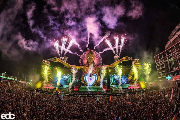 Bajo el cielo eléctrico de EDC Orlando