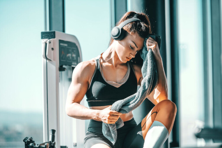 10 canciones de electrónica que te motivarán a ir al gym