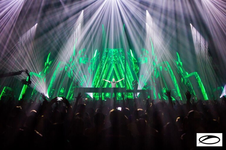 A State Of Trance 850 tiene un invitado especial