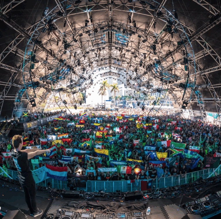 “A State of Trance tiene las mejores vibras”.  Andrew Rayel en Ultra Miami, 2018