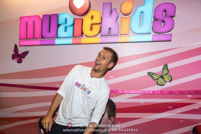 Armin van Buuren y Muziekids abren estudio en un hospital