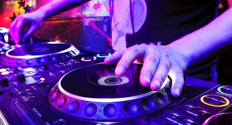 7 live sets desde casa para ver esta cuarentena
