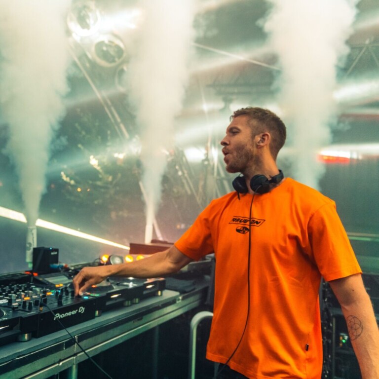 Calvin Harris lanzó 5 nuevos temas acompañados de trabajos visuales