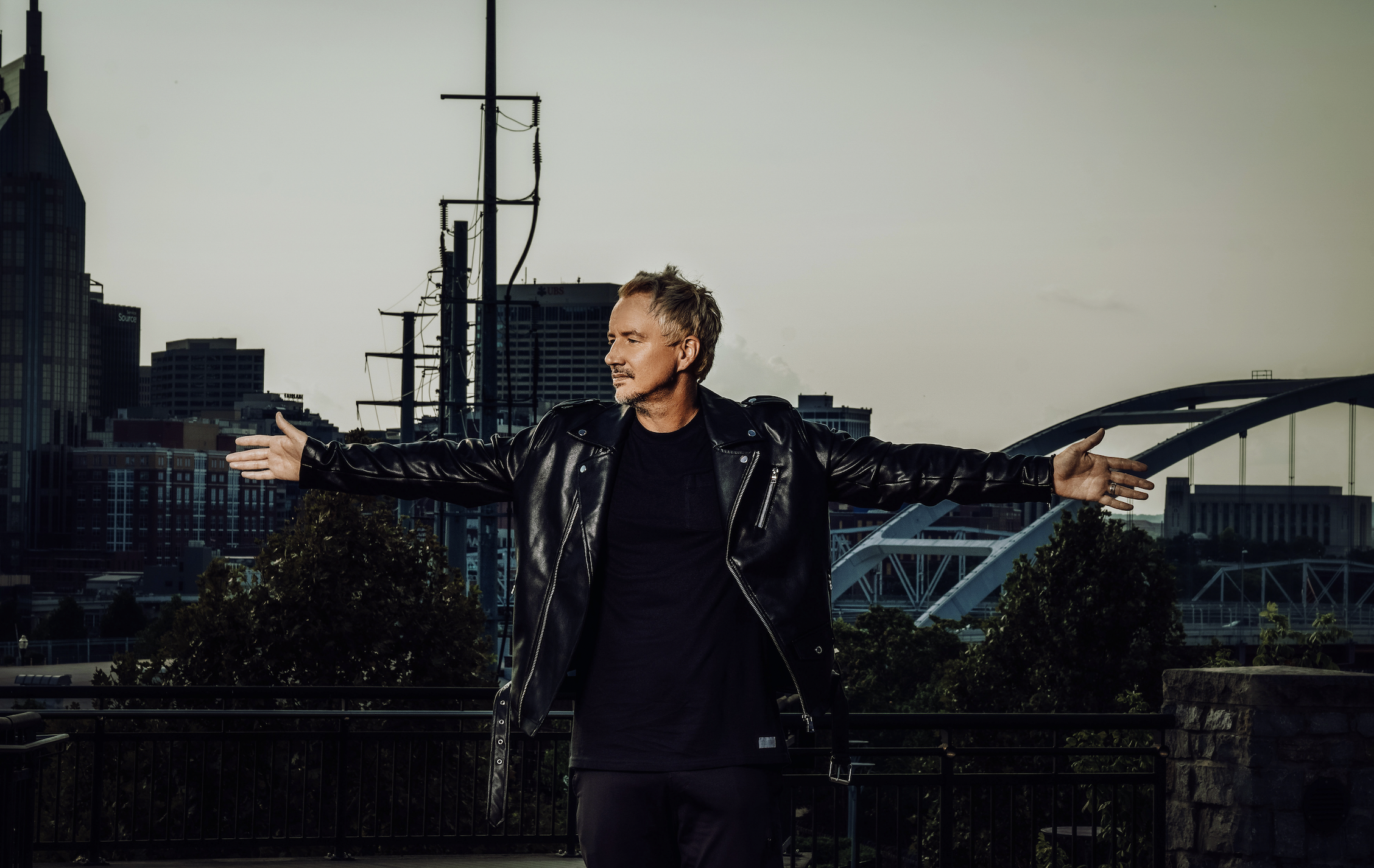 “Es emocionante el crear canciones que van a impactar de gran manera la cultura pop’. Entrevista con Bryan Todd, 2022