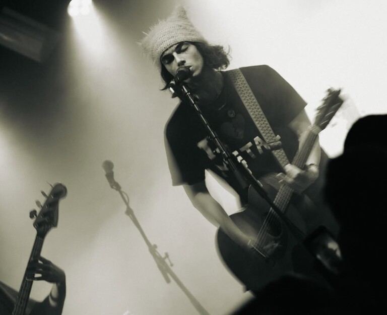 mehro presentará WEIRDTHROB en vivo en el Auditorio BB