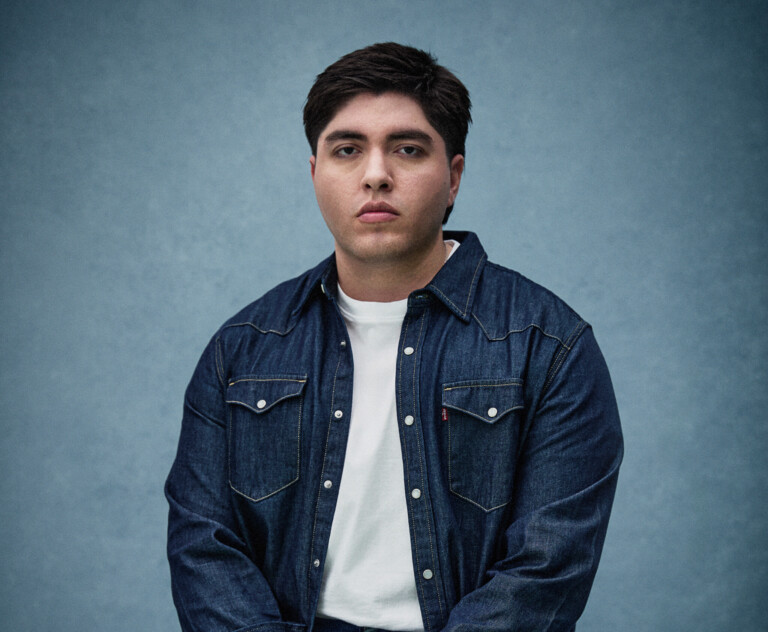 Kevin Kaarl estrena “Injusto” y hace historia en el nuevo programa global EMERGENT de COLORS