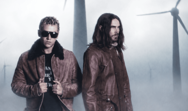 Carlos Ares y Barry B exploran el rock alternativo en “Postdata”